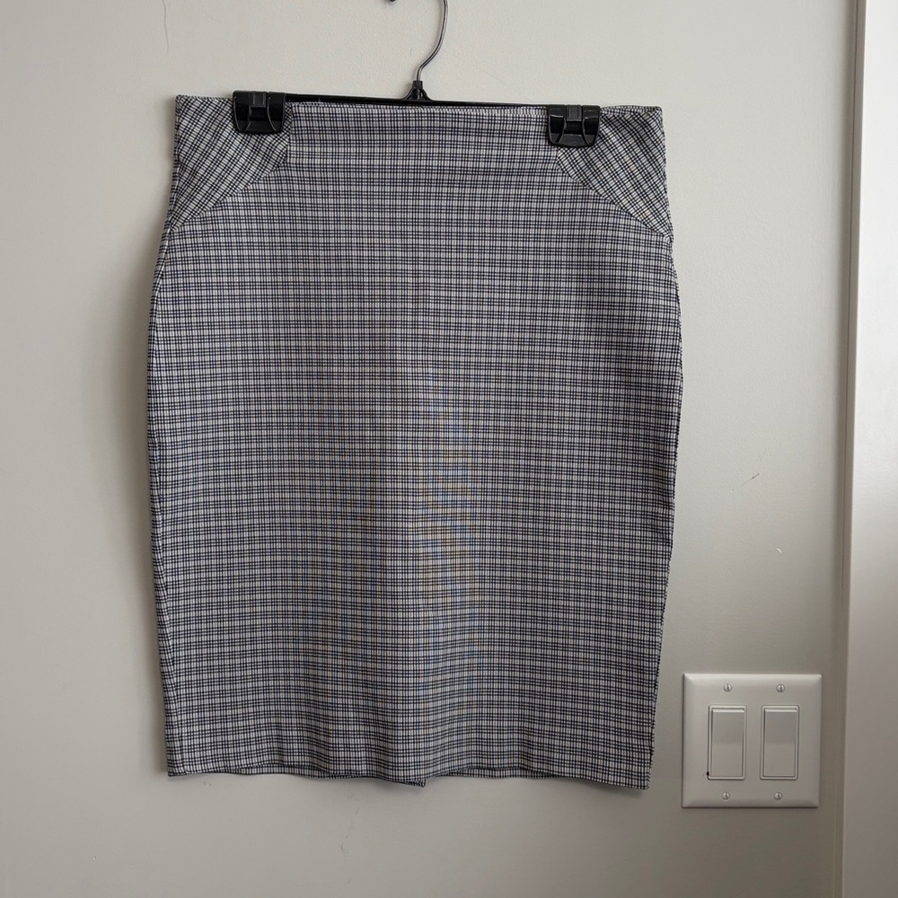 RW & Co Checkered Stretchy Pencil Skirt